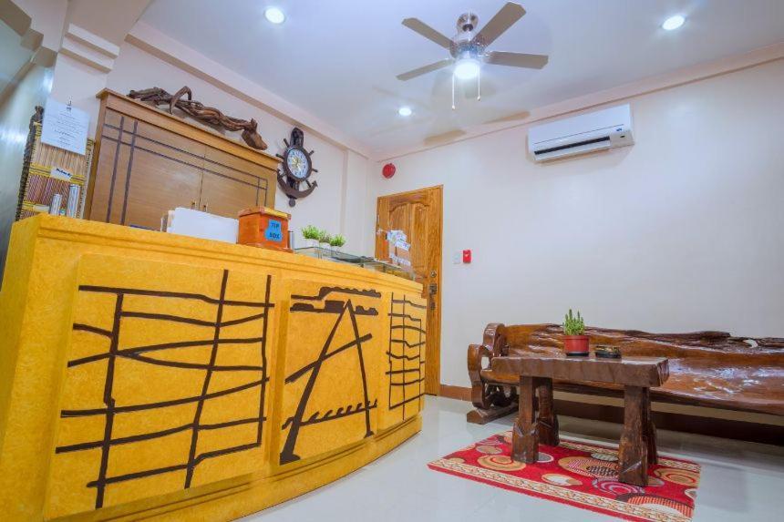 Argamosa Bayside Inn 科隆 外观 照片